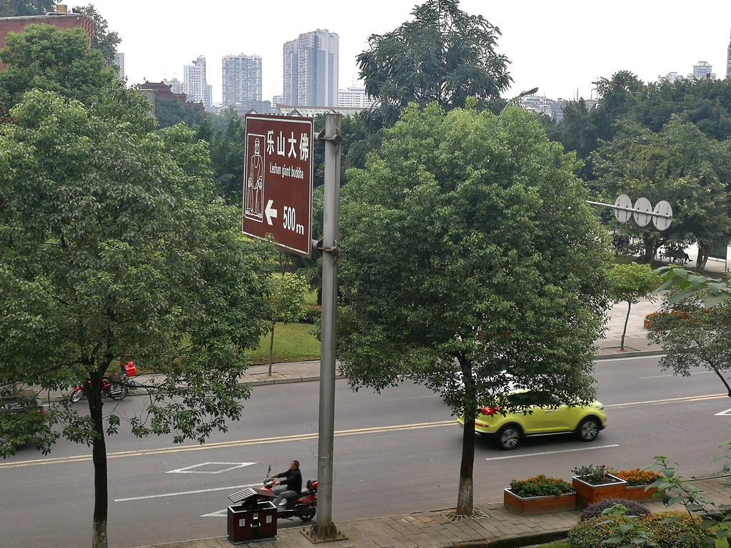 Peace Inn The Leshan Giant Buddha Branch מראה חיצוני תמונה